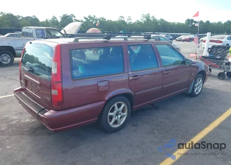 2000 Volvo V70 Se from USA, damaged, VIN YV1LW61J8Y2644104